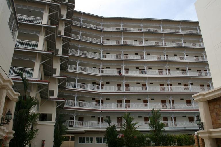 Hua Hin Baanklang Condo By Petch Exterior photo